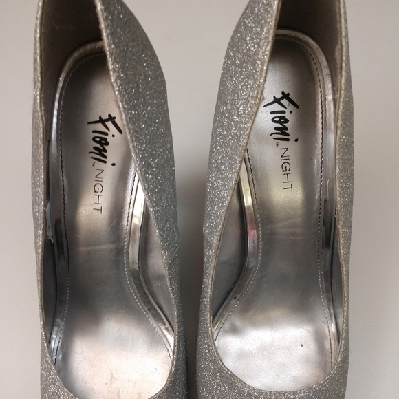 Fioni Night High Heels - Picture 2 of 7